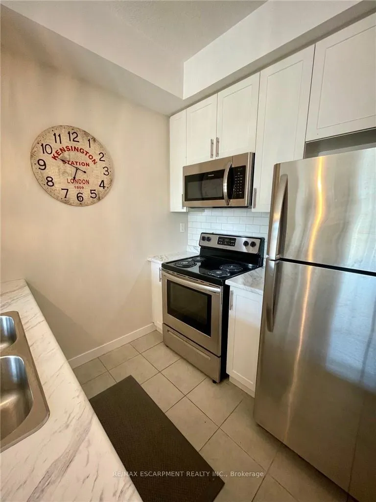Photo 7 of Unit 227, 101 Shoreview Place, Hamilton, Stoney Creek — HOMEH