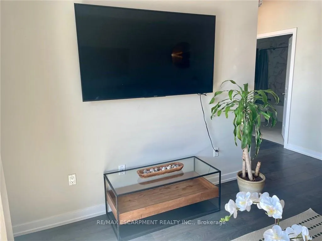 Photo 11 of Unit 227, 101 Shoreview Place, Hamilton, Stoney Creek — HOMEH