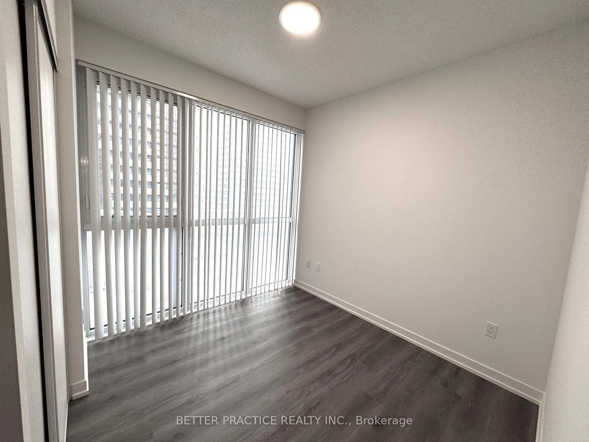Photo 7 of Unit 812, 225 Commerce Street, Vaughan, Vaughan Corporate Centre — HOMEH