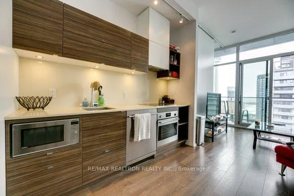 Front of Unit 3610, 125 Peter Street