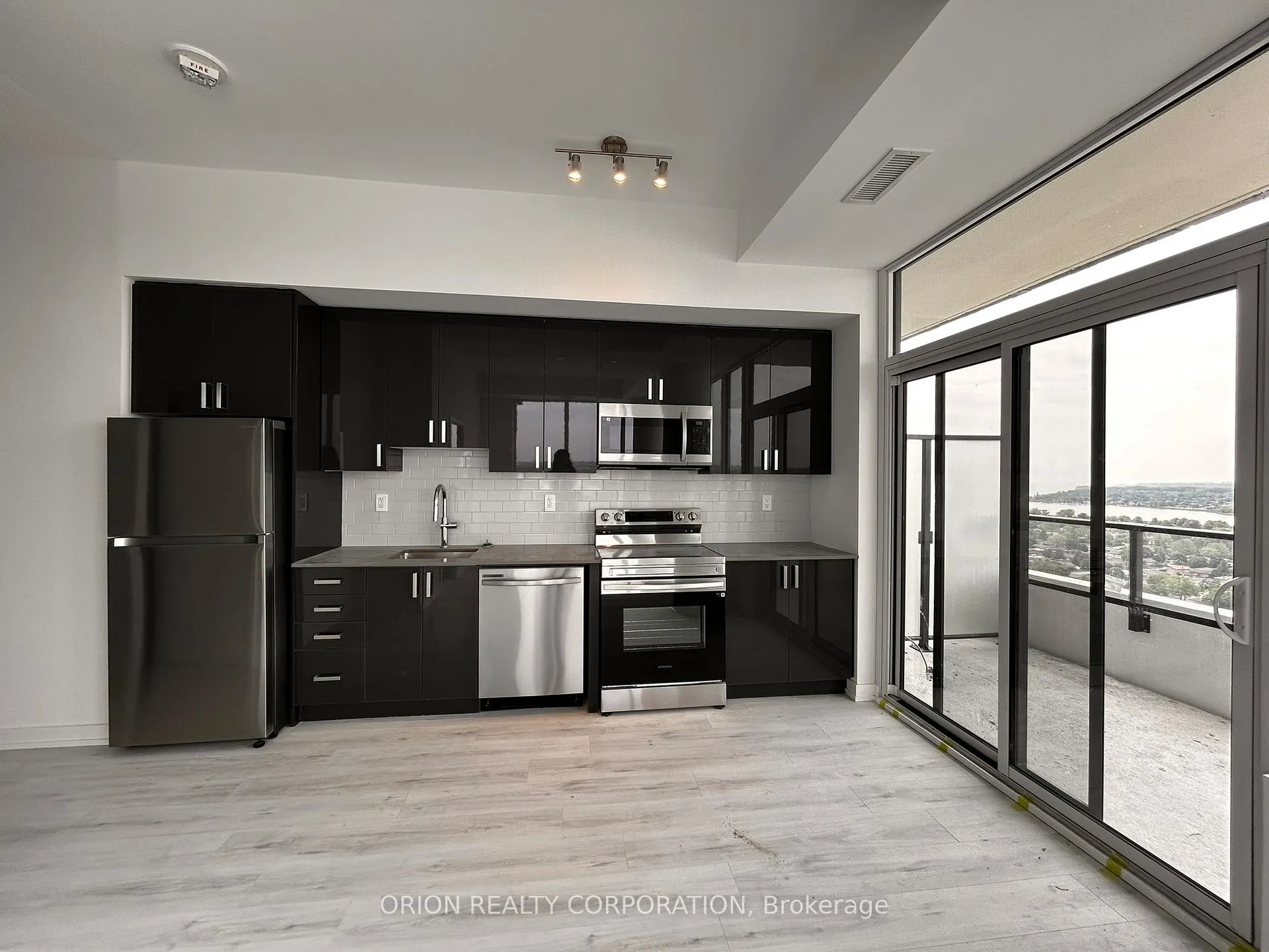Photo 4 of Unit 3006, 1435 Celebration Drive, Pickering, Bay Ridges — HOMEH