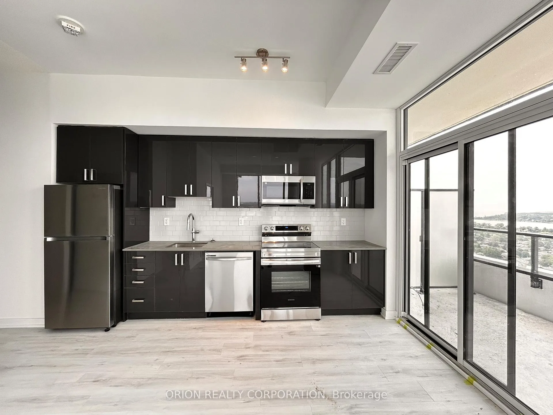 Photo 5 of Unit 3006, 1435 Celebration Drive, Pickering, Bay Ridges — HOMEH