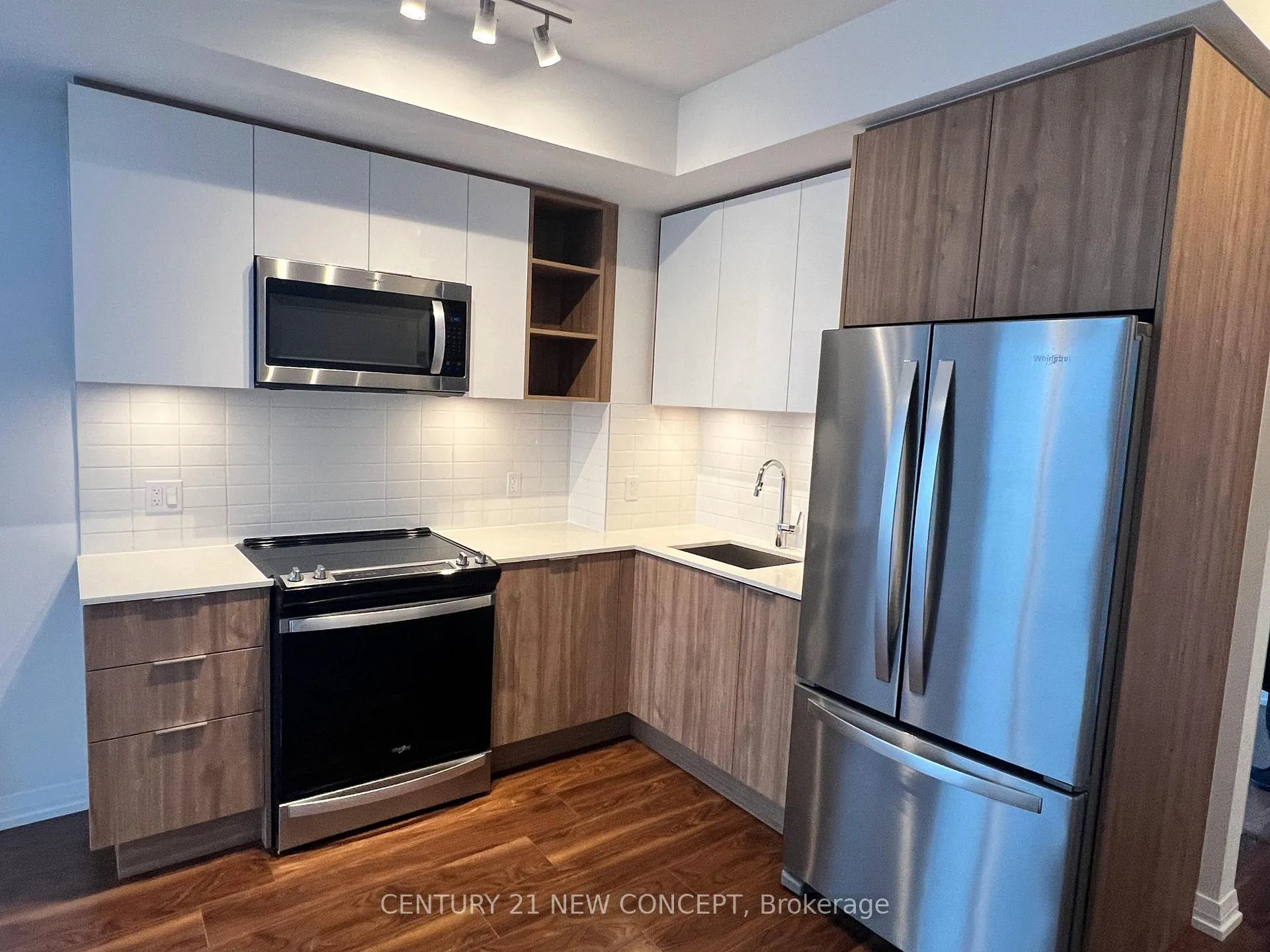 Photo 3 of Unit 1802, 25 Holly Street, Toronto, Mount Pleasant East — HOMEH