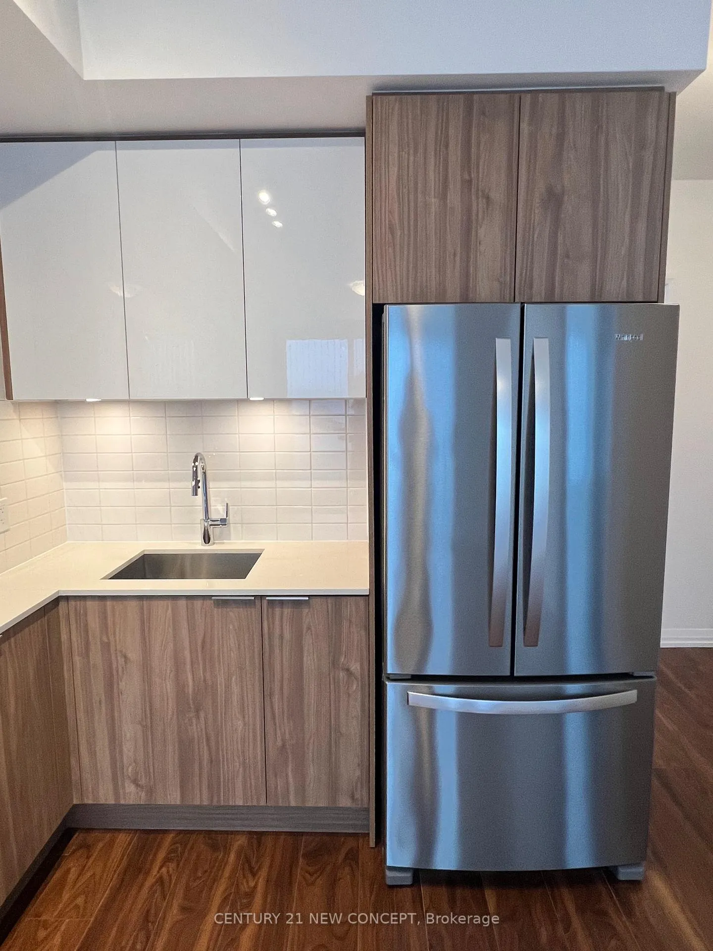 Photo 4 of Unit 1802, 25 Holly Street, Toronto, Mount Pleasant East — HOMEH