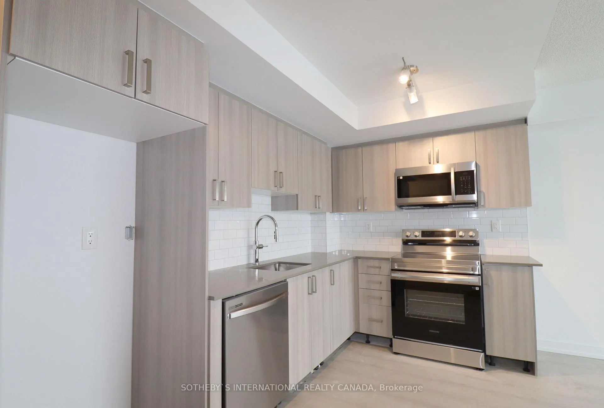 Photo 2 of Unit 214, 1435 Celebration Drive, Pickering, Bay Ridges — HOMEH