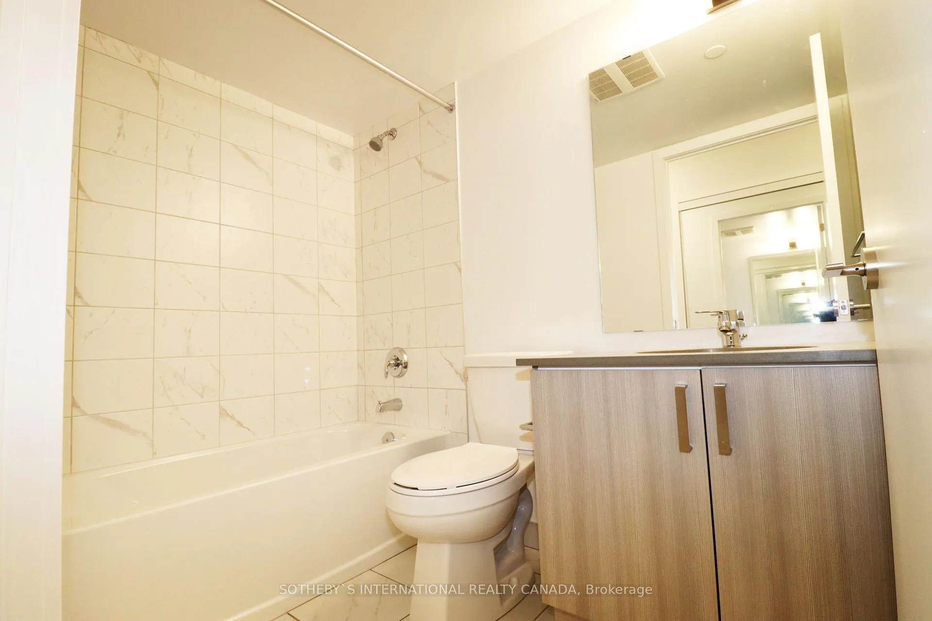 Photo 4 of Unit 214, 1435 Celebration Drive, Pickering, Bay Ridges — HOMEH