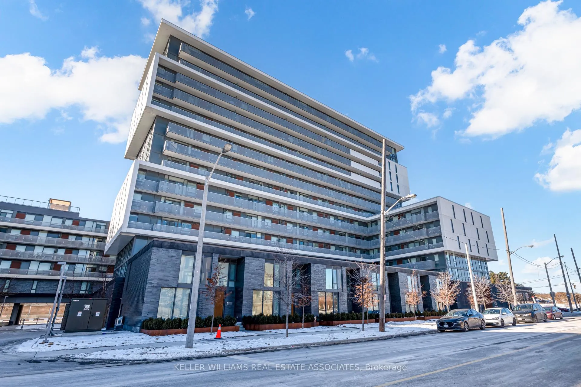 Photo 3 of Unit 1017, 120 Varna Drive, Toronto, Englemount-Lawrence — HOMEH