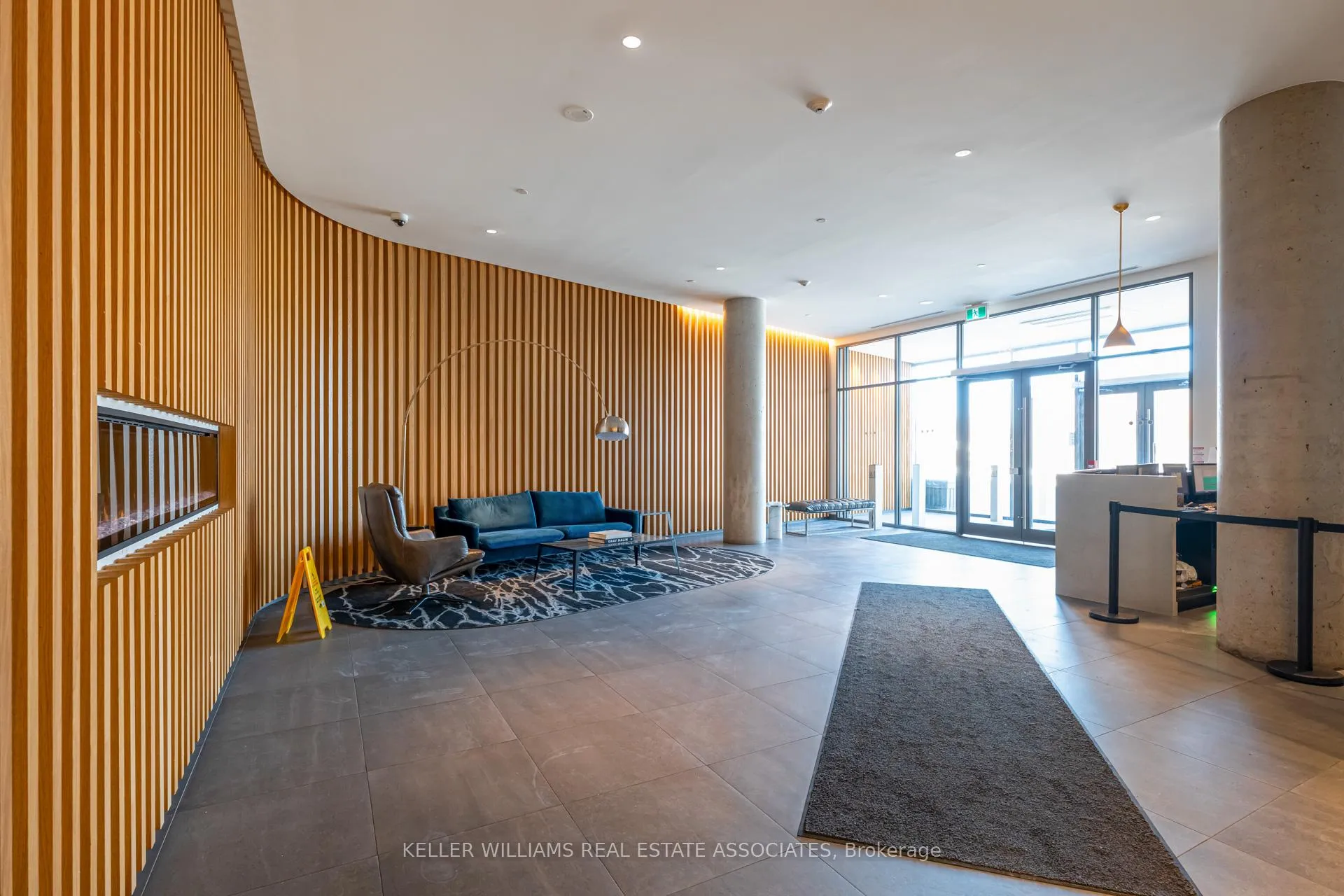 Photo 4 of Unit 1017, 120 Varna Drive, Toronto, Englemount-Lawrence — HOMEH