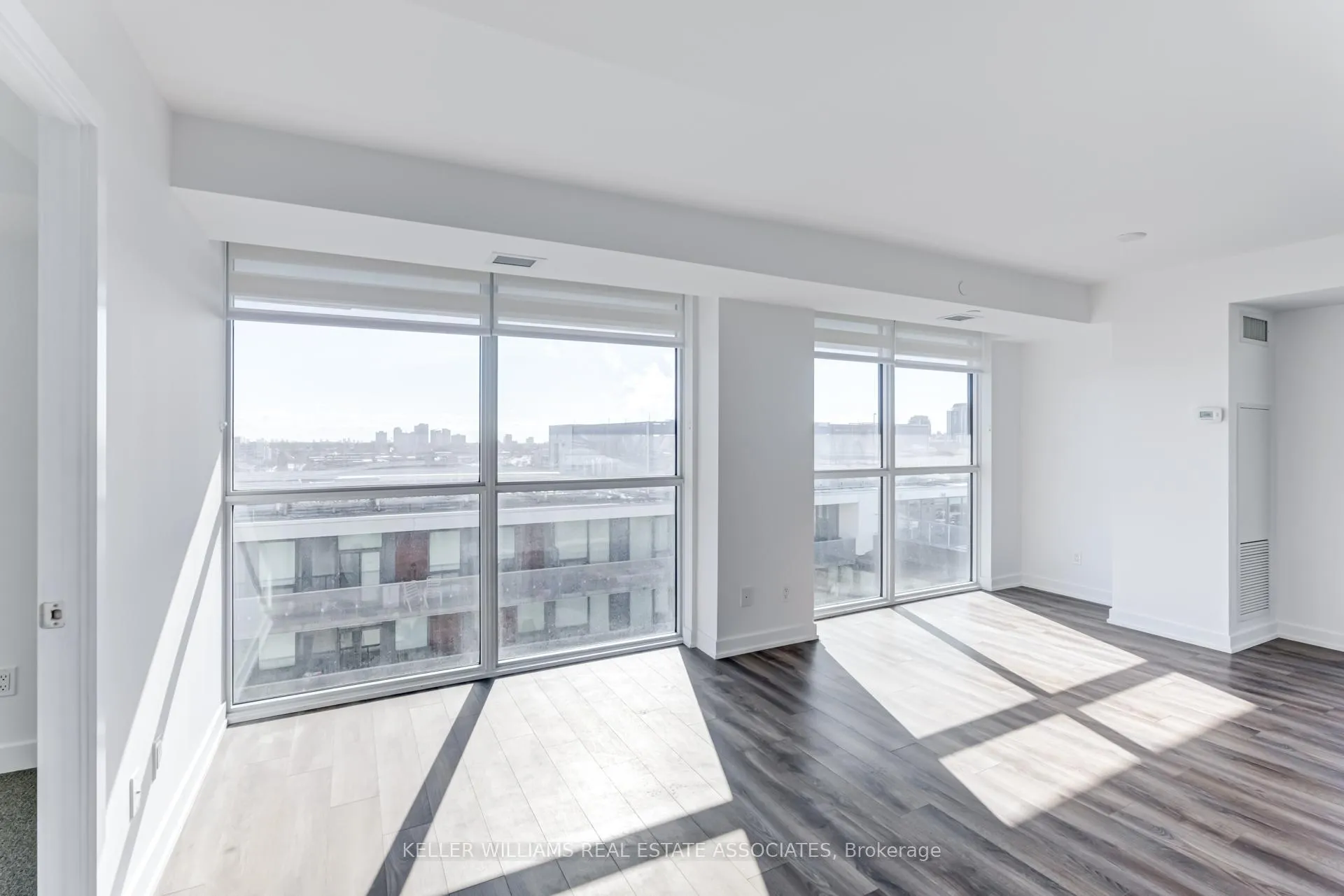 Photo 6 of Unit 1017, 120 Varna Drive, Toronto, Englemount-Lawrence — HOMEH