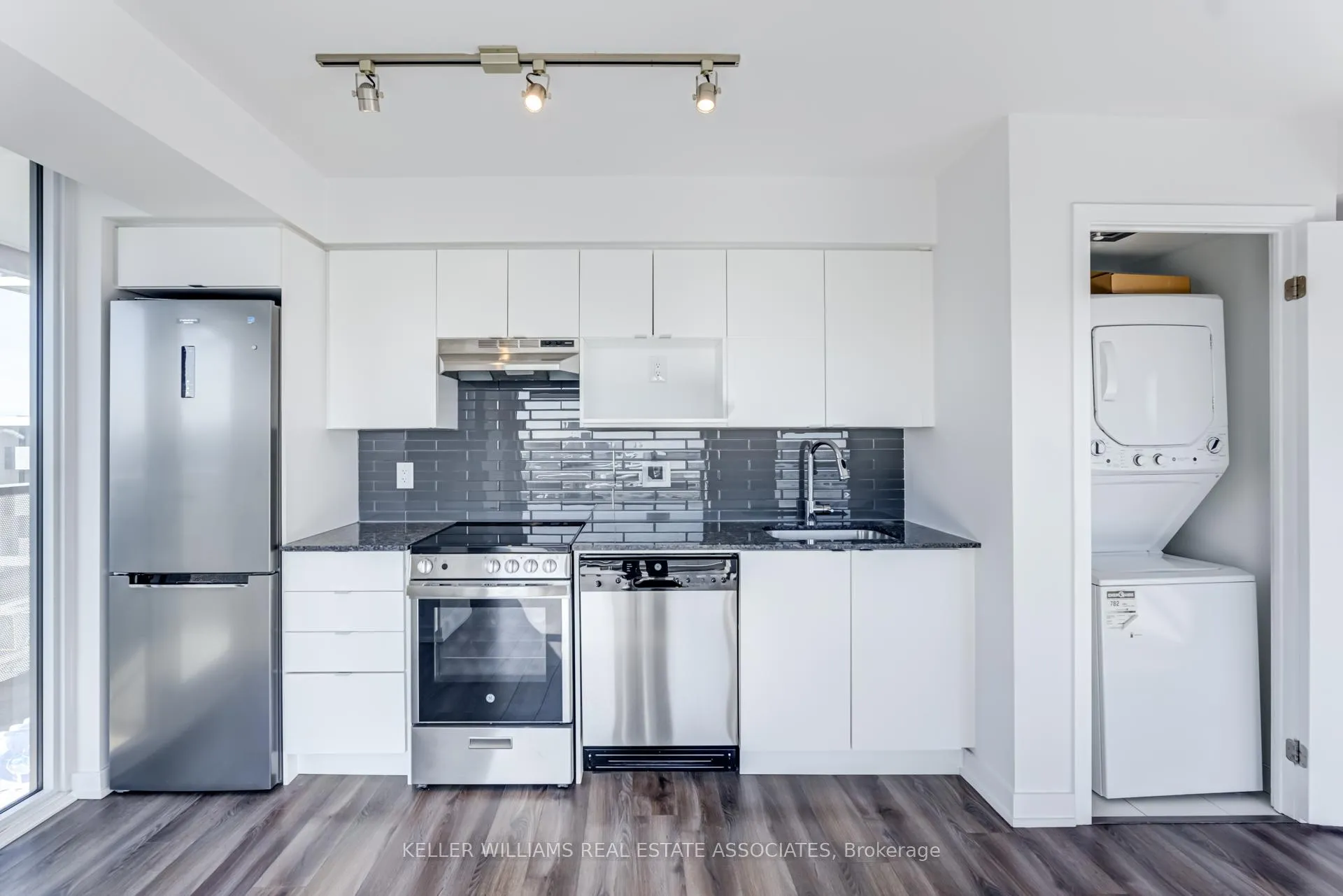 Photo 12 of Unit 1017, 120 Varna Drive, Toronto, Englemount-Lawrence — HOMEH