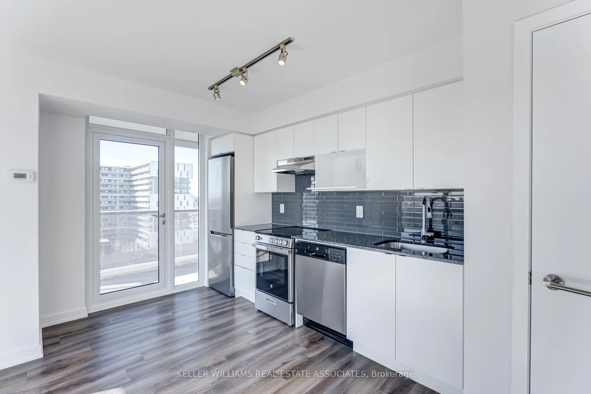 Photo 13 of Unit 1017, 120 Varna Drive, Toronto, Englemount-Lawrence — HOMEH