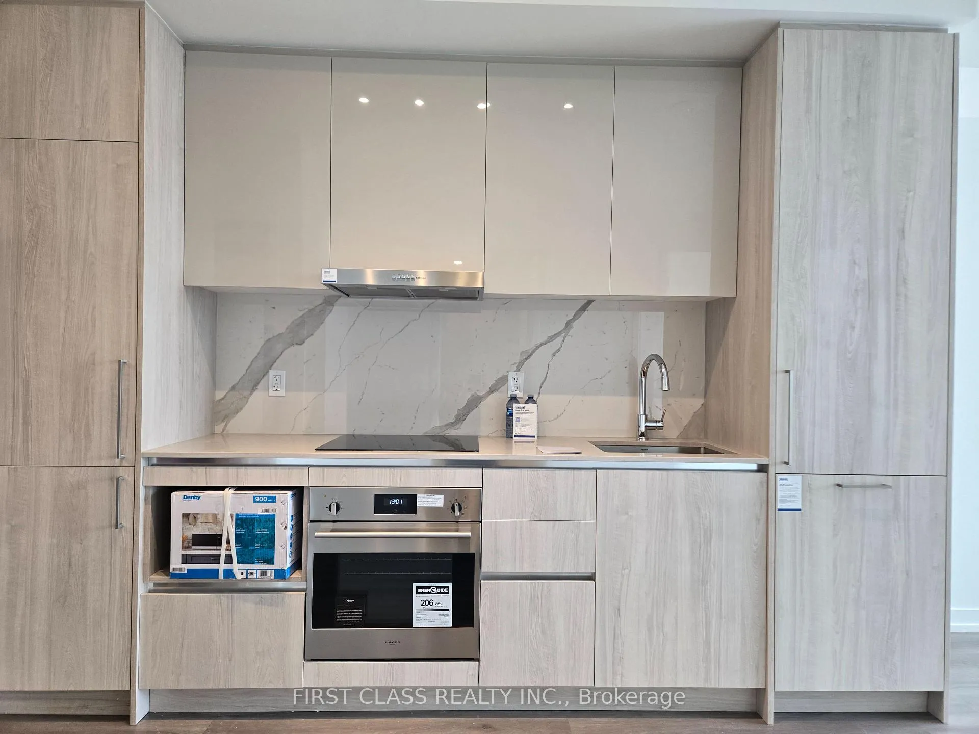 Photo 2 of Unit 1105, 225 Commerce Street, Vaughan, Vaughan Corporate Centre — HOMEH