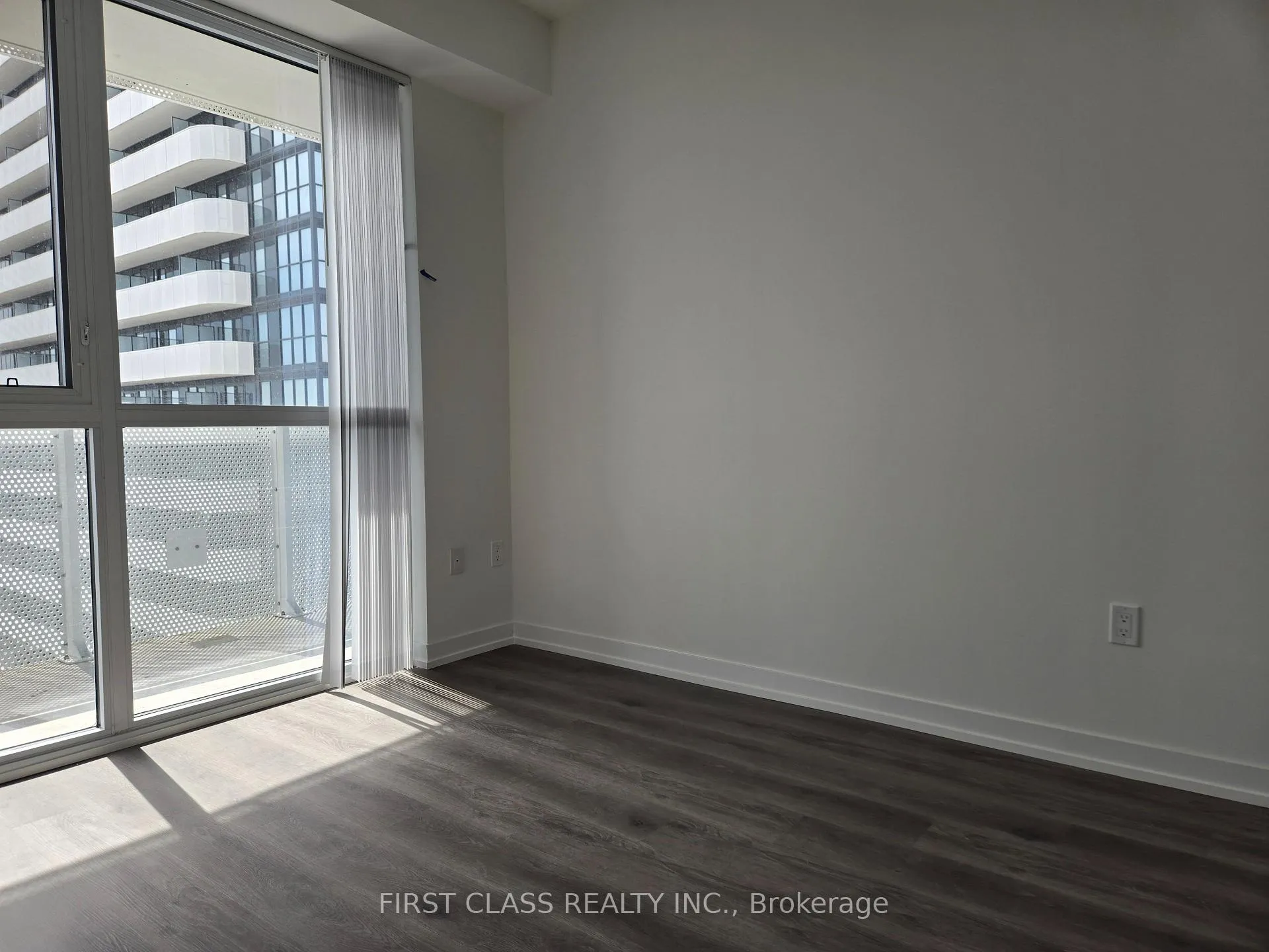 Photo 4 of Unit 1105, 225 Commerce Street, Vaughan, Vaughan Corporate Centre — HOMEH