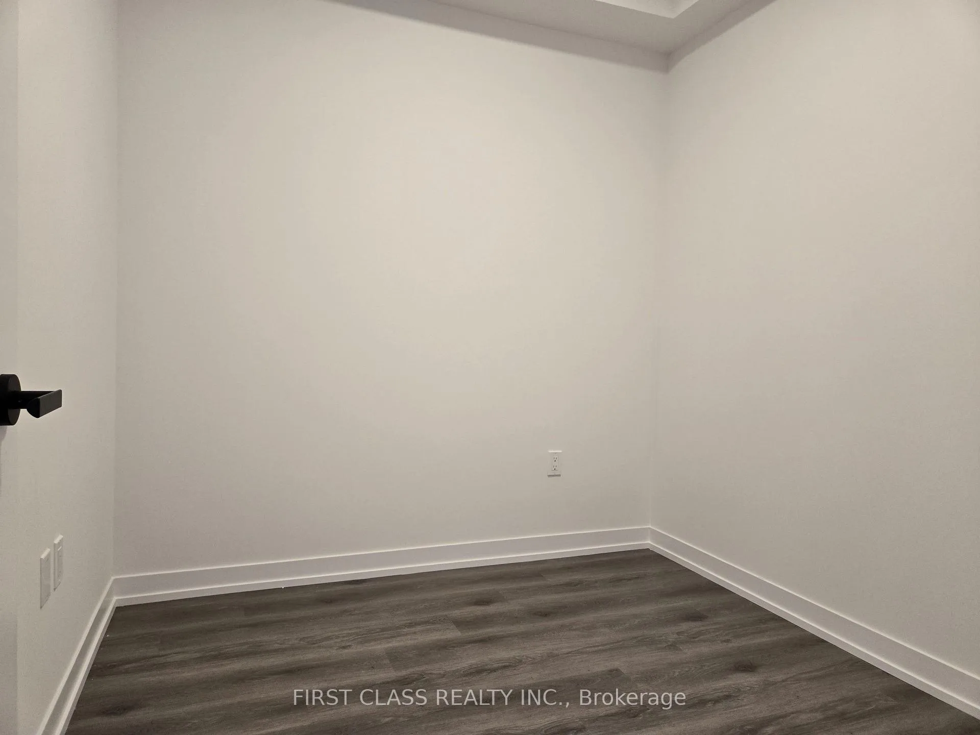 Photo 6 of Unit 1105, 225 Commerce Street, Vaughan, Vaughan Corporate Centre — HOMEH