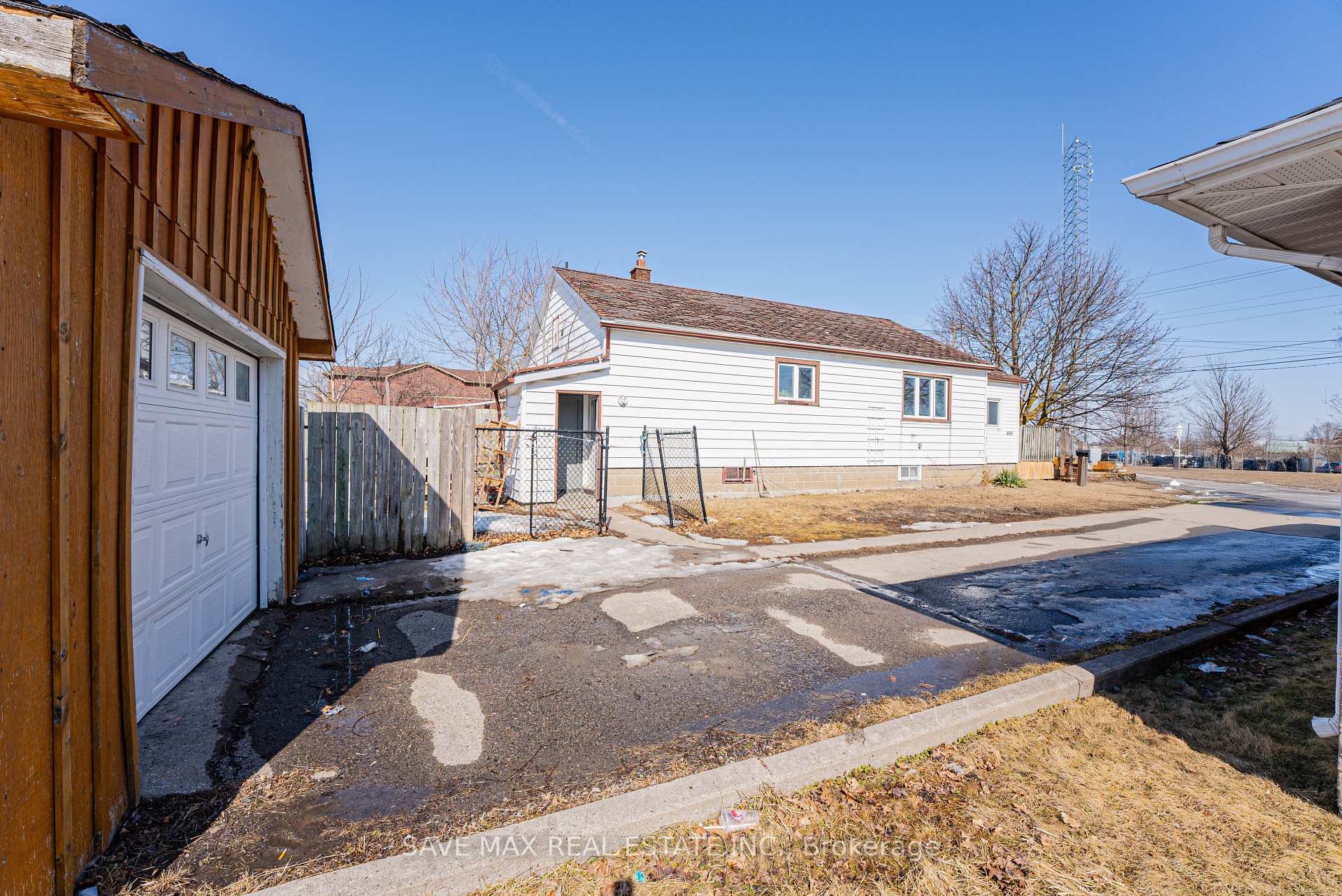 Photo 10 of 444 Sidney Street, Belleville, Belleville Ward — HOMEH