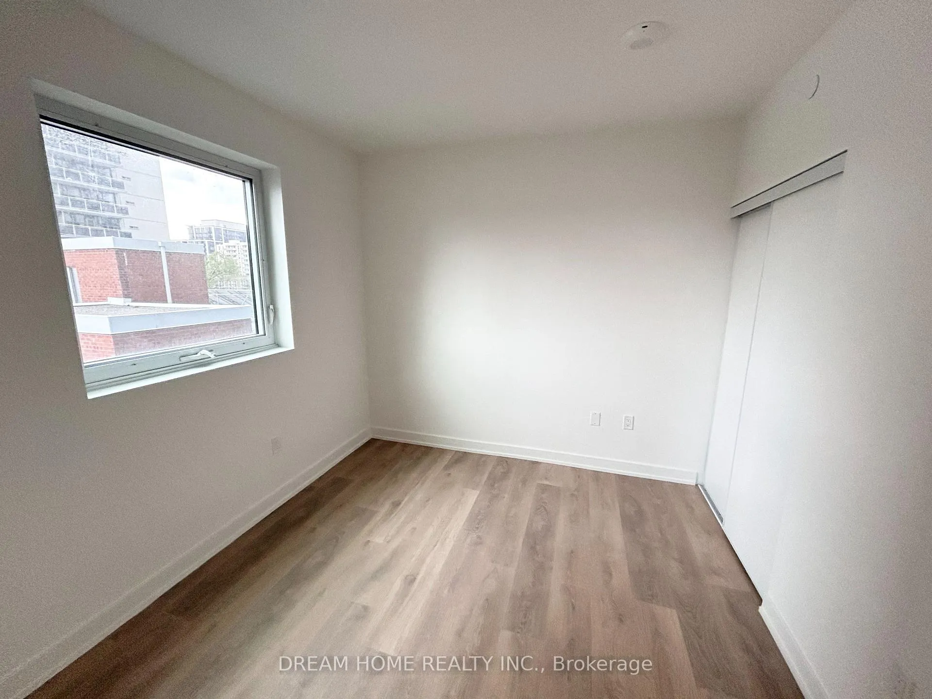 Photo 9 of Unit 513, 117 Broadway Avenue, Toronto, Mount Pleasant West — HOMEH