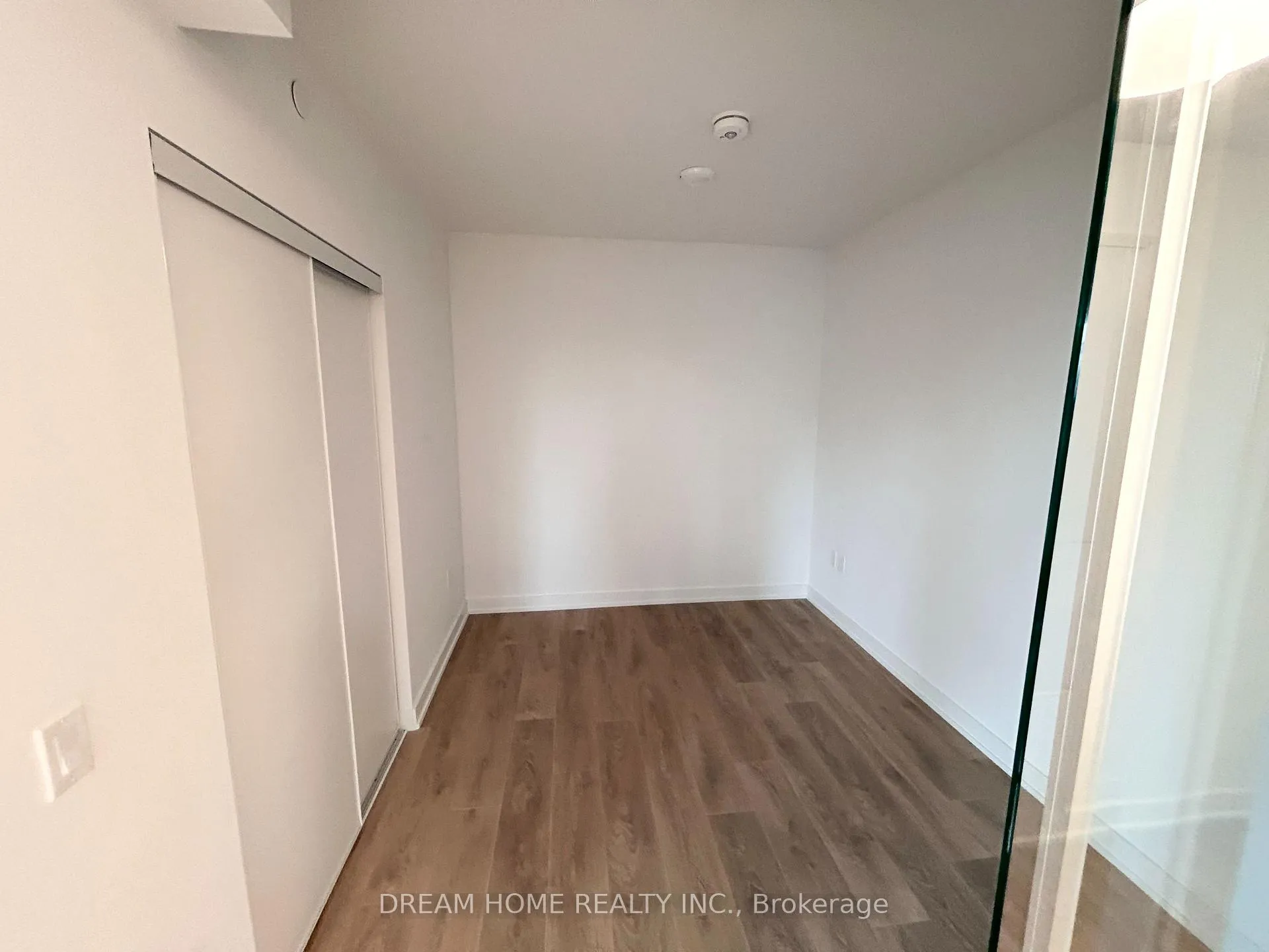 Photo 11 of Unit 513, 117 Broadway Avenue, Toronto, Mount Pleasant West — HOMEH