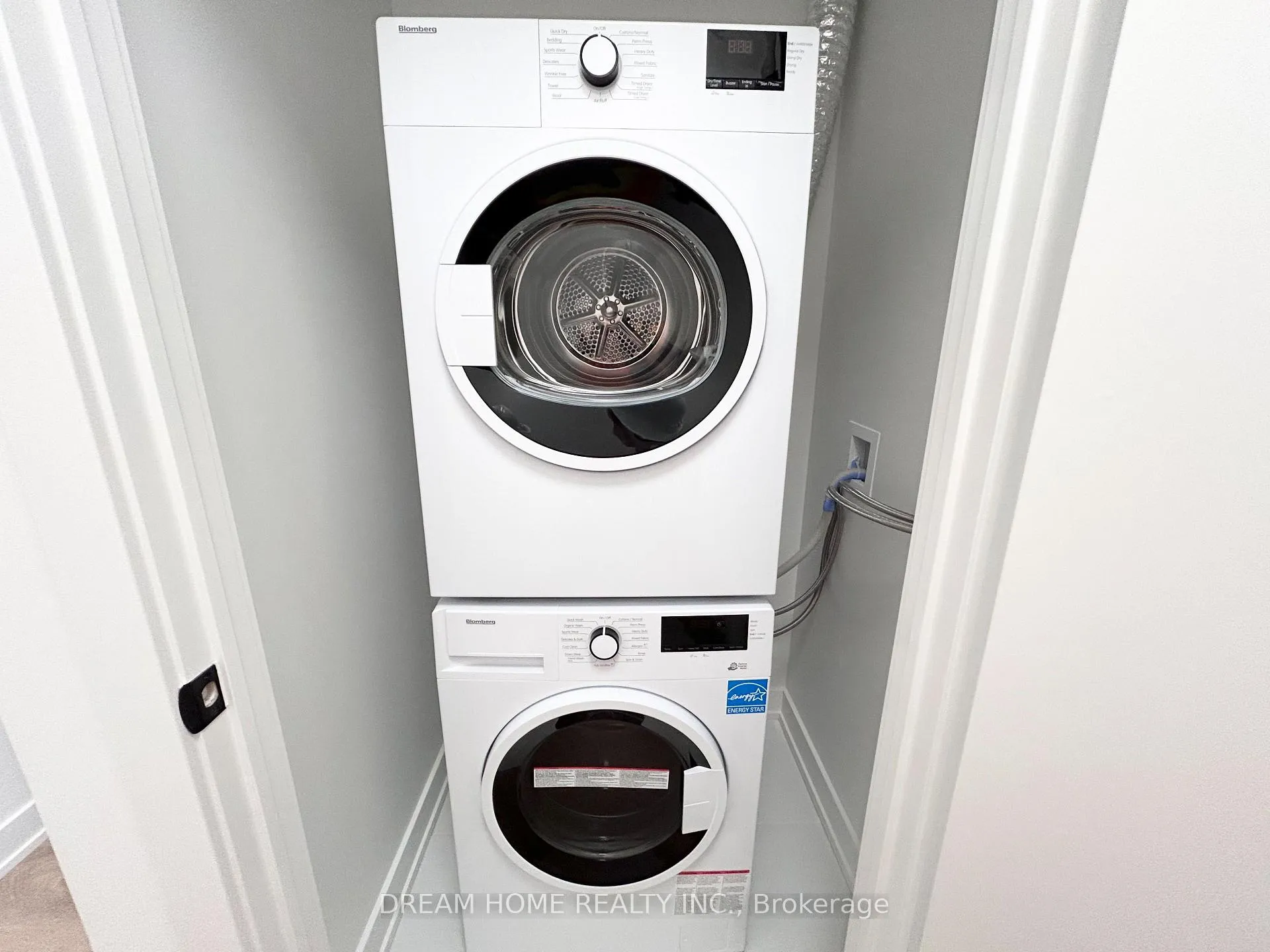Photo 14 of Unit 513, 117 Broadway Avenue, Toronto, Mount Pleasant West — HOMEH