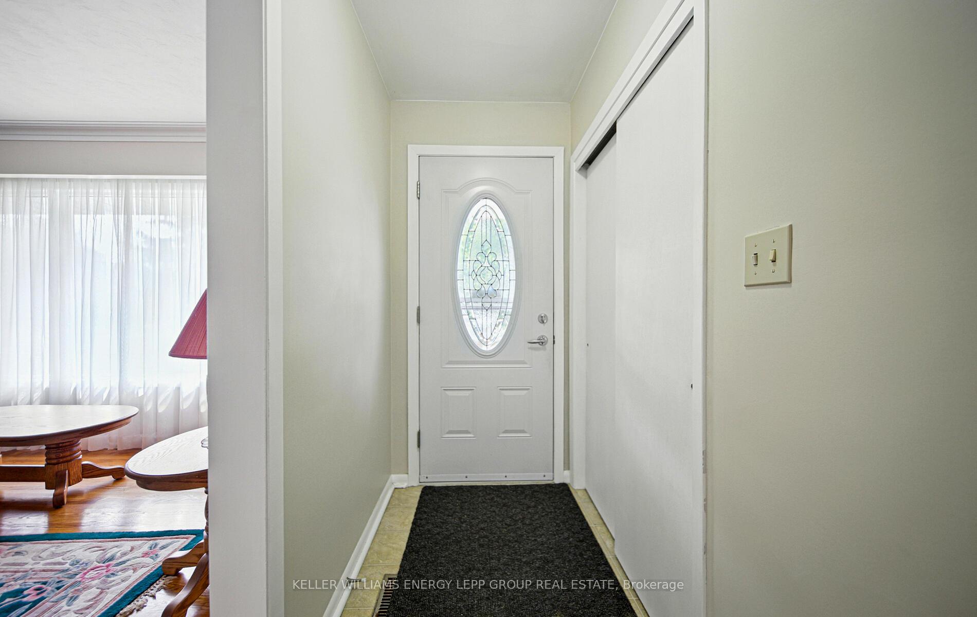 Photo 4 of 71 Parkway Crescent, Clarington, Bowmanville — HOMEH