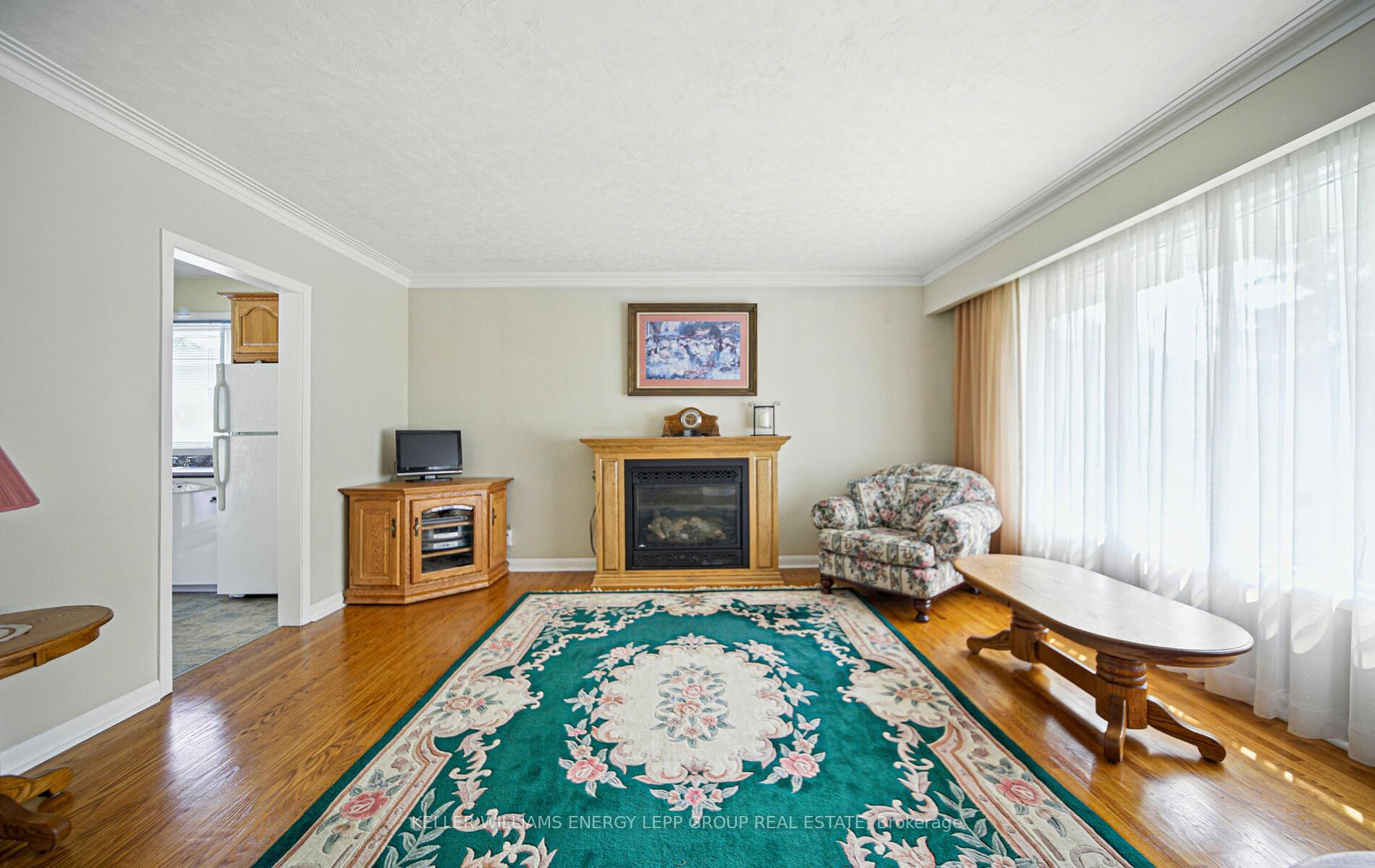 Photo 5 of 71 Parkway Crescent, Clarington, Bowmanville — HOMEH