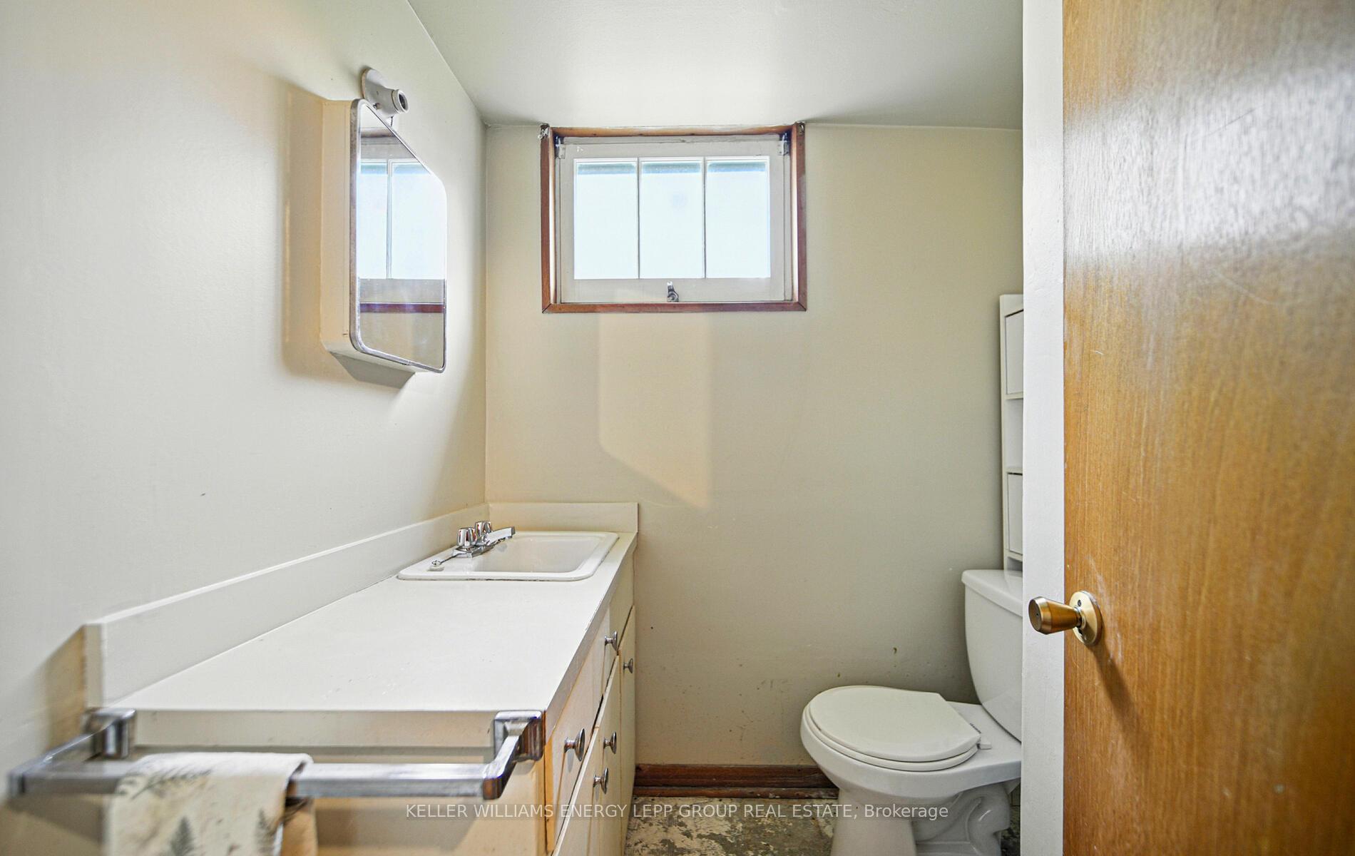 Photo 19 of 71 Parkway Crescent, Clarington, Bowmanville — HOMEH