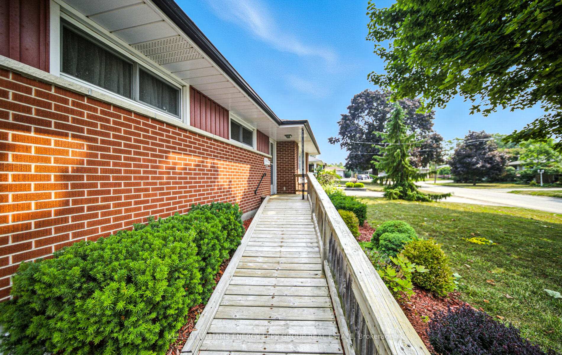 Photo 20 of 71 Parkway Crescent, Clarington, Bowmanville — HOMEH
