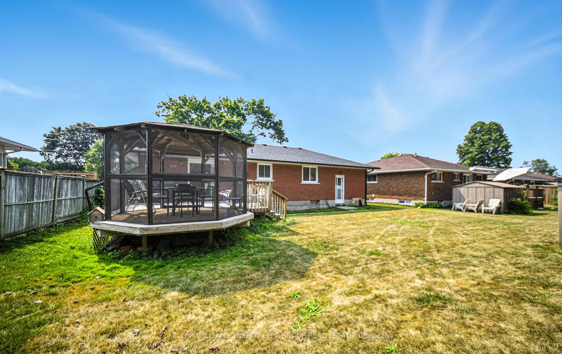 Photo 24 of 71 Parkway Crescent, Clarington, Bowmanville — HOMEH