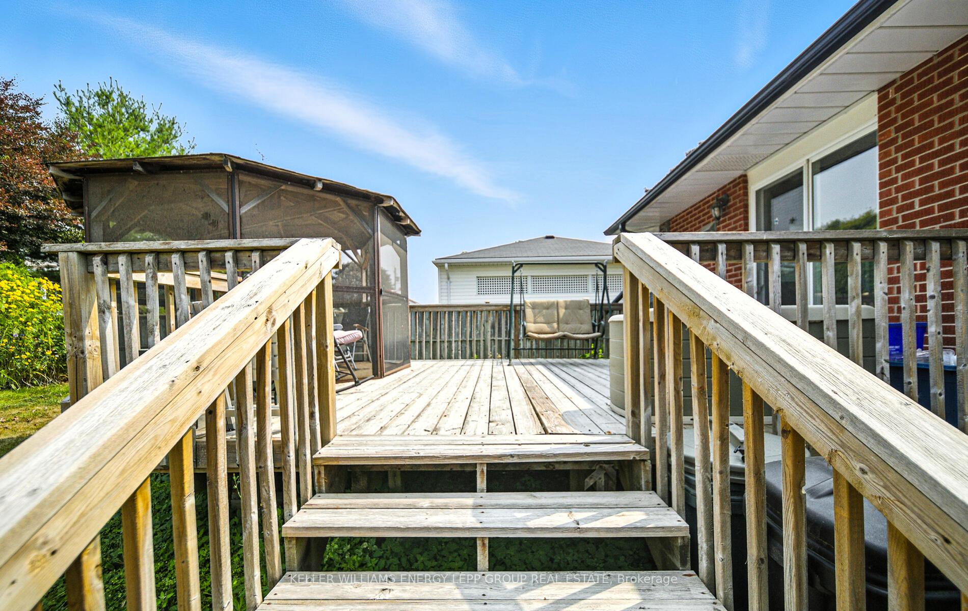 Photo 25 of 71 Parkway Crescent, Clarington, Bowmanville — HOMEH