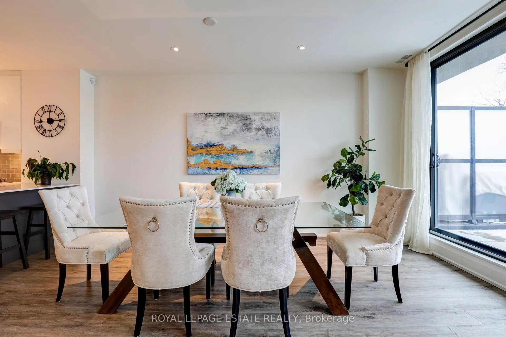 Photo 5 of Unit 419, 365 Beech Avenue, Toronto, The Beaches — HOMEH