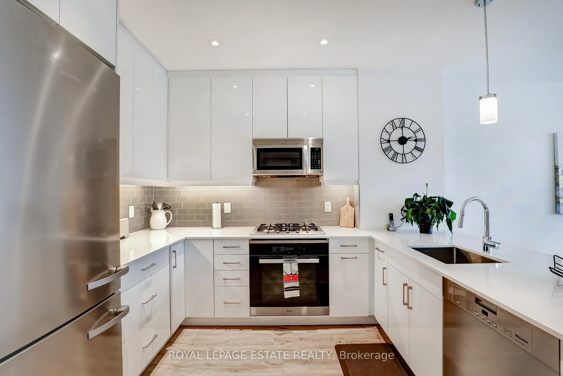 Photo 8 of Unit 419, 365 Beech Avenue, Toronto, The Beaches — HOMEH