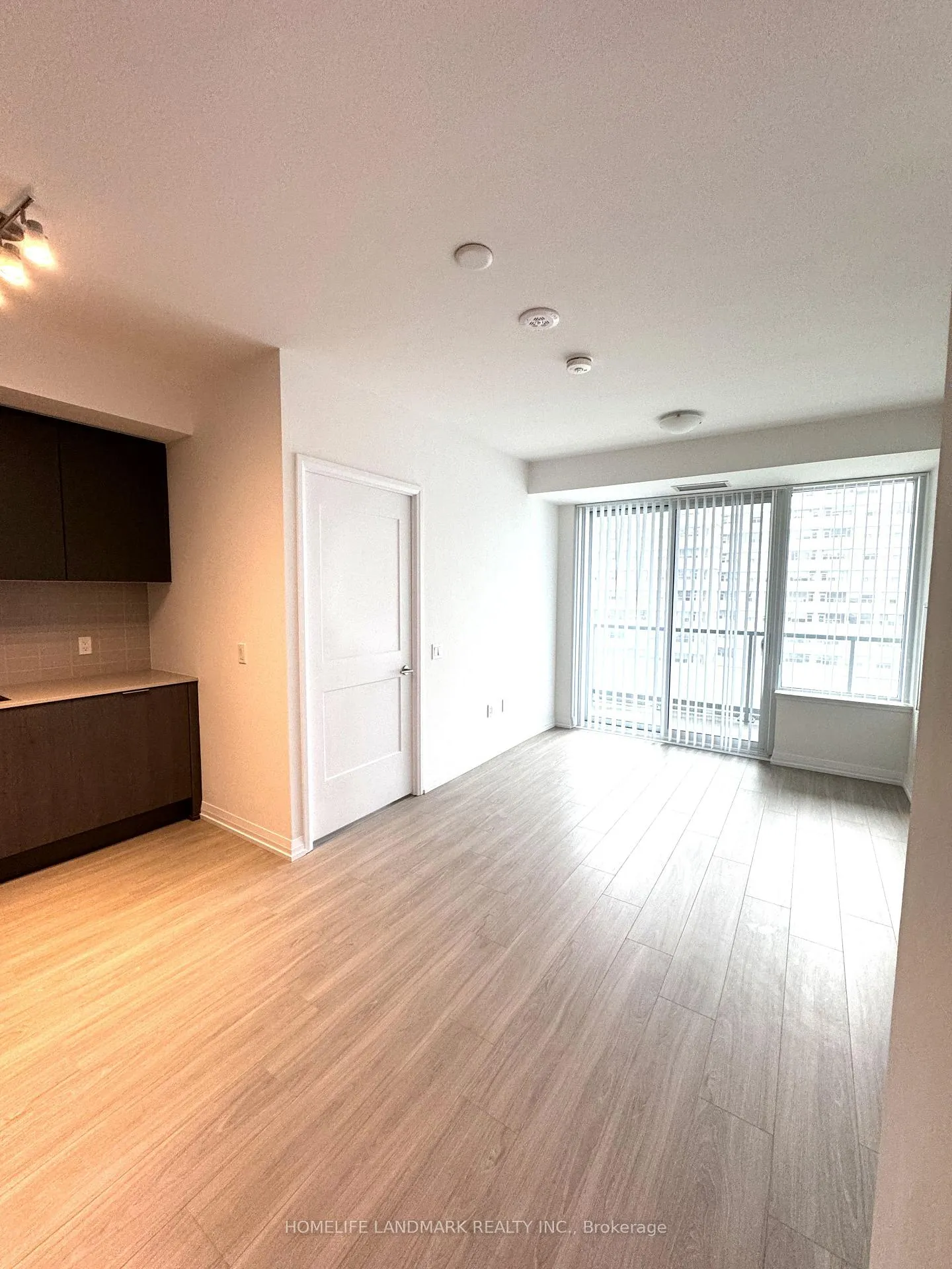 Photo 2 of Unit 2211, 50 Dunfield Avenue, Toronto, Mount Pleasant East — HOMEH