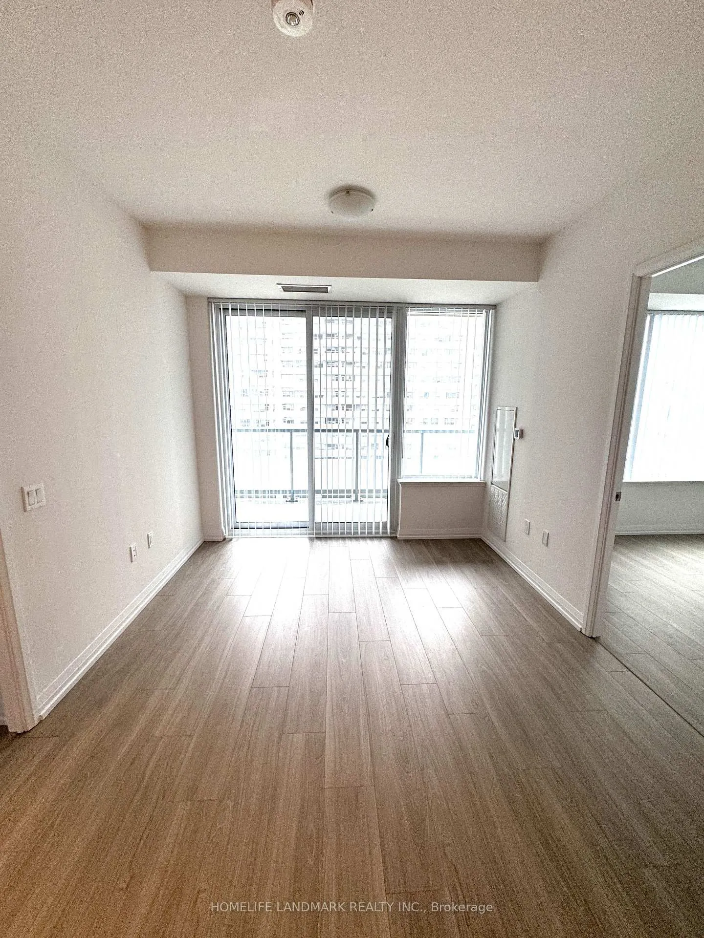 Photo 5 of Unit 2211, 50 Dunfield Avenue, Toronto, Mount Pleasant East — HOMEH