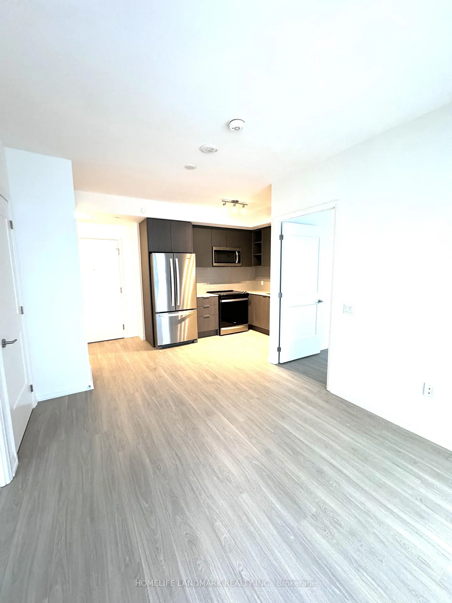 Photo 6 of Unit 2211, 50 Dunfield Avenue, Toronto, Mount Pleasant East — HOMEH