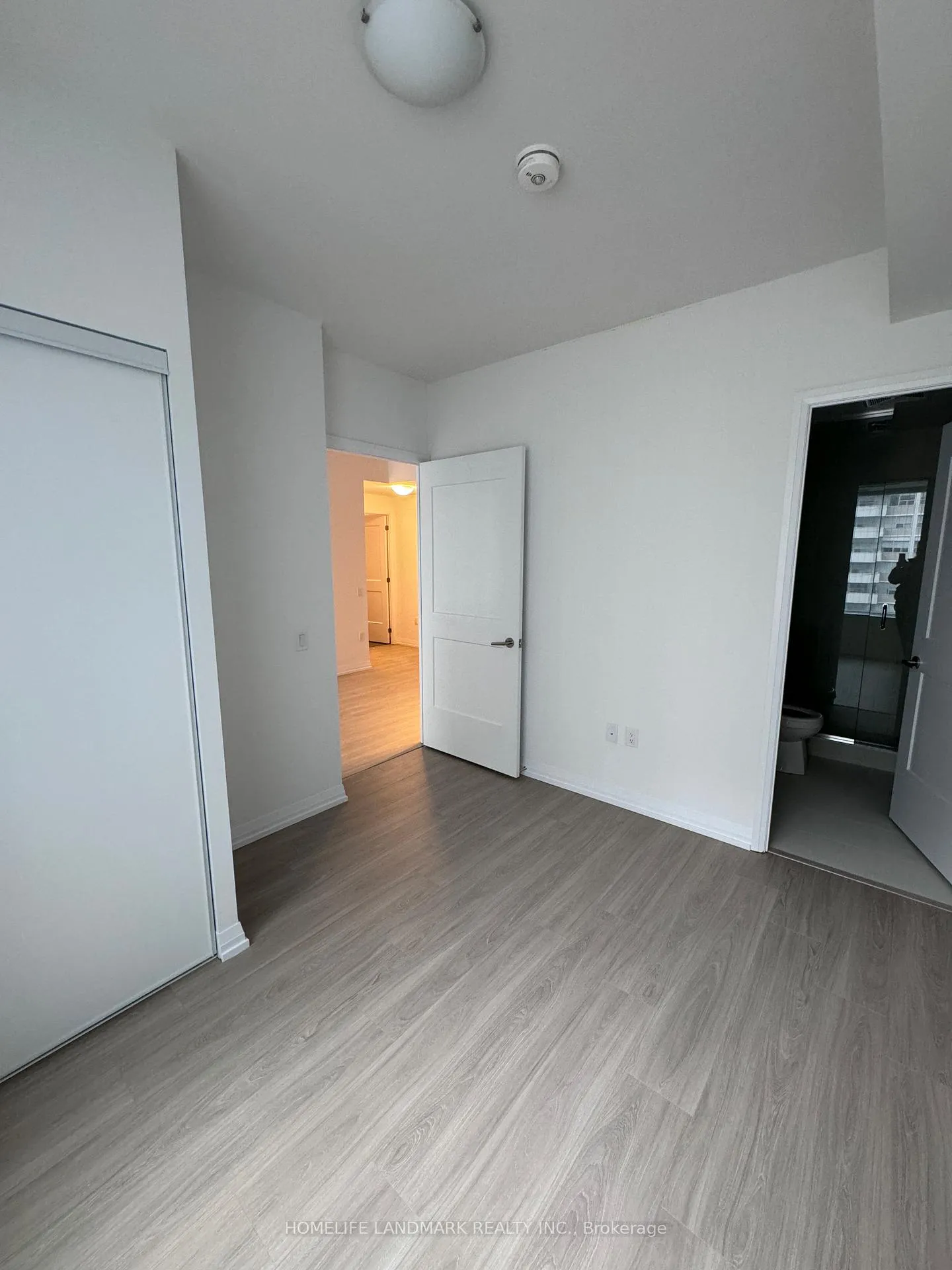 Photo 10 of Unit 2211, 50 Dunfield Avenue, Toronto, Mount Pleasant East — HOMEH