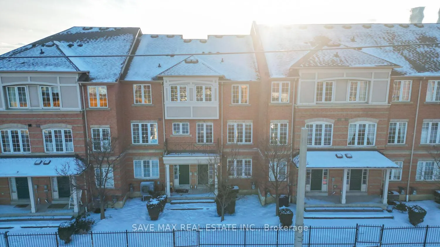 Front of Unit 16, 38 Fairview Road W