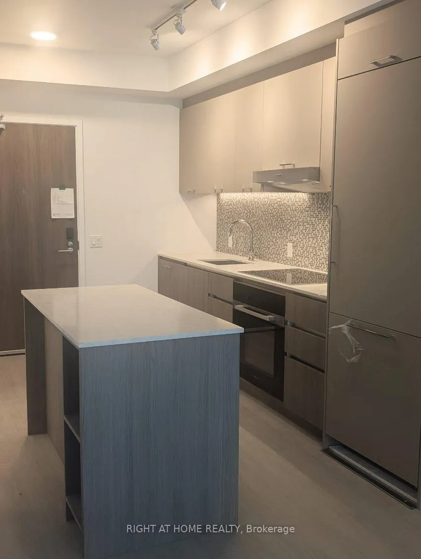 Photo 3 of Unit 430, 8188 Yonge Street, Vaughan, Uplands — HOMEH