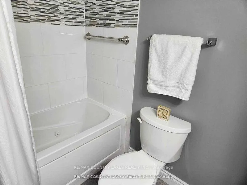 Photo 8 of Unit 2, 11 Laguna Parkway, Ramara, Brechin — HOMEH