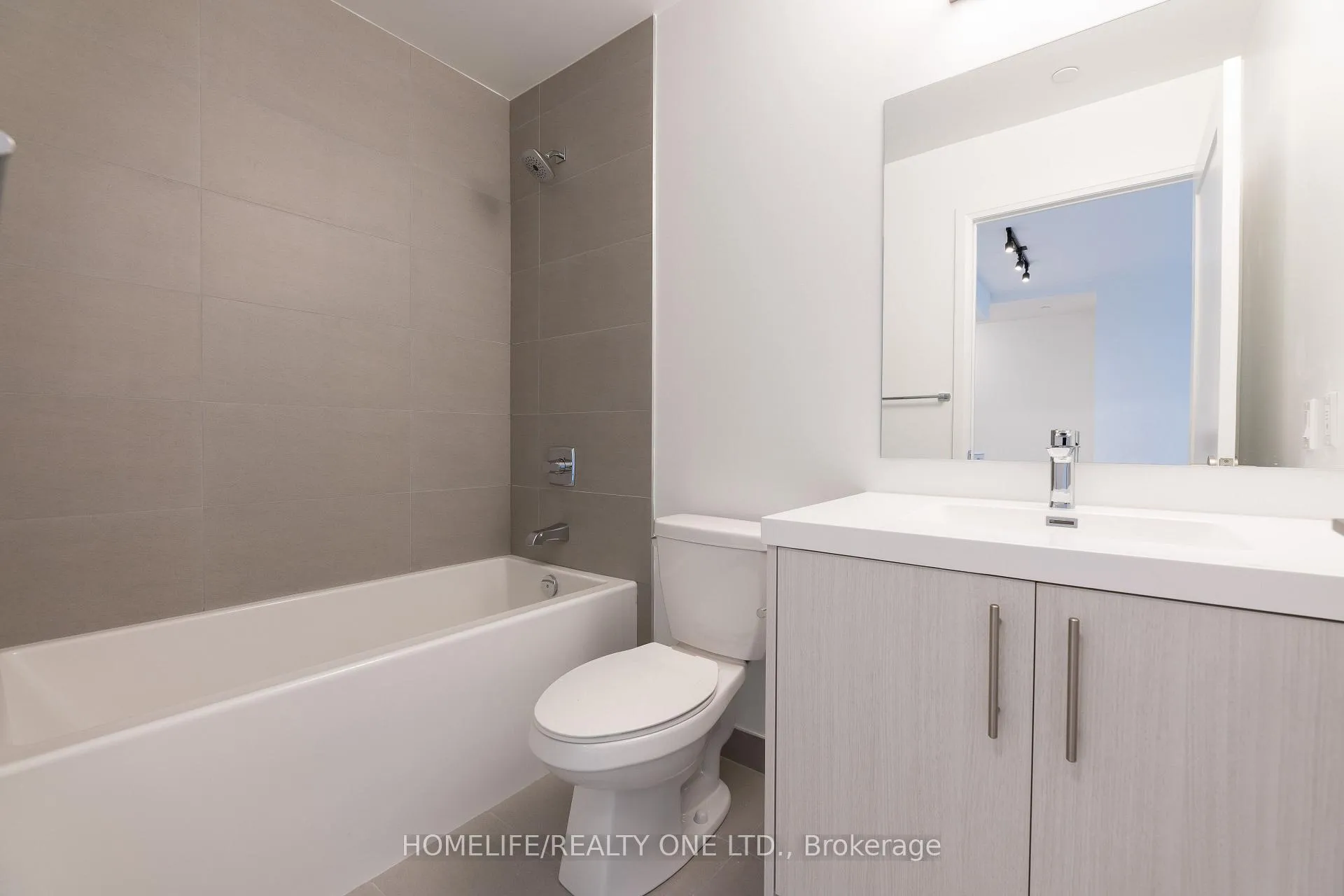 Photo 9 of Unit 707, 286 Main Street, Toronto, East End-Danforth — HOMEH