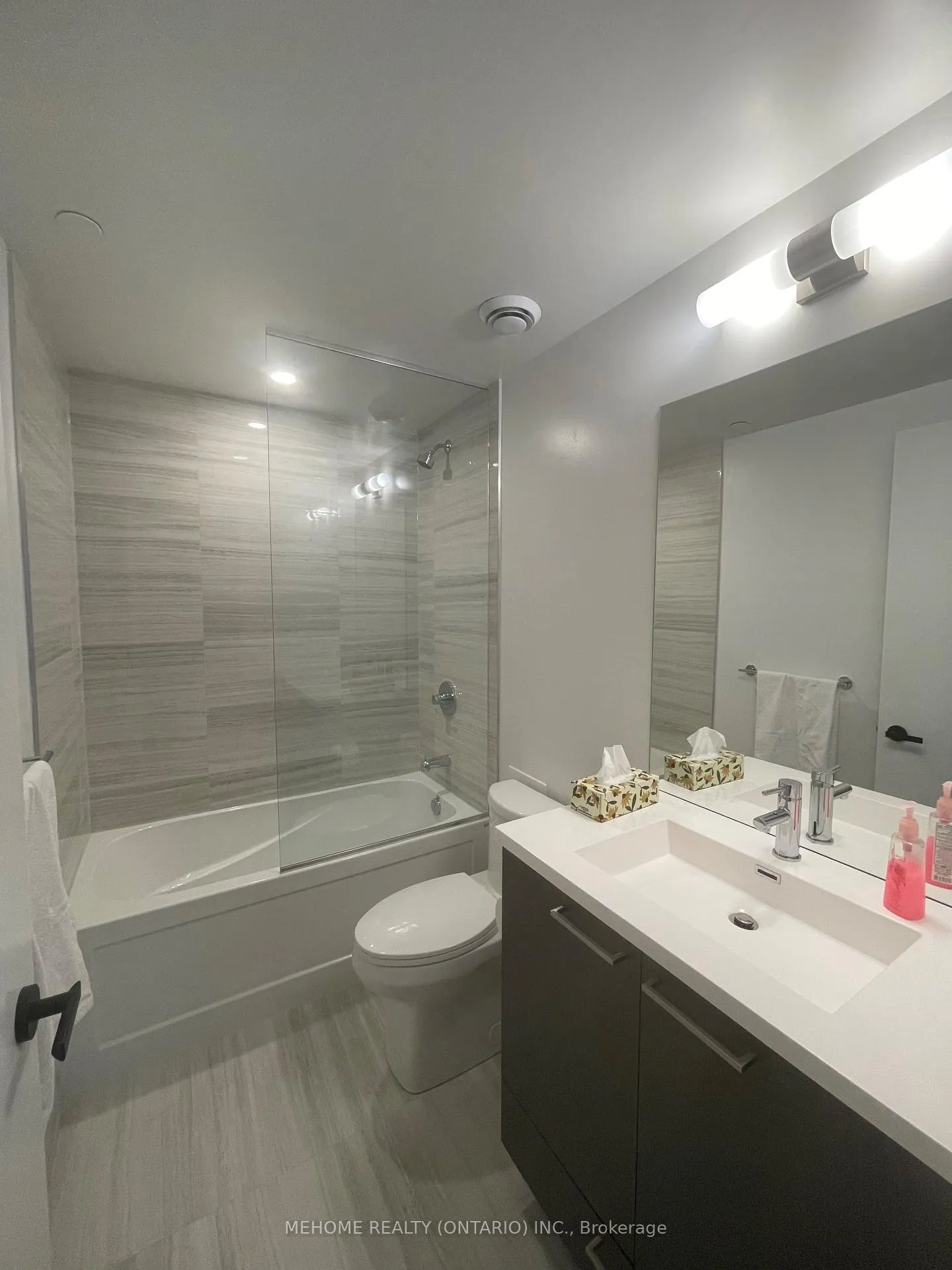 Photo 6 of Unit 1706, 225 Commerce Street, Vaughan, Vaughan Corporate Centre — HOMEH