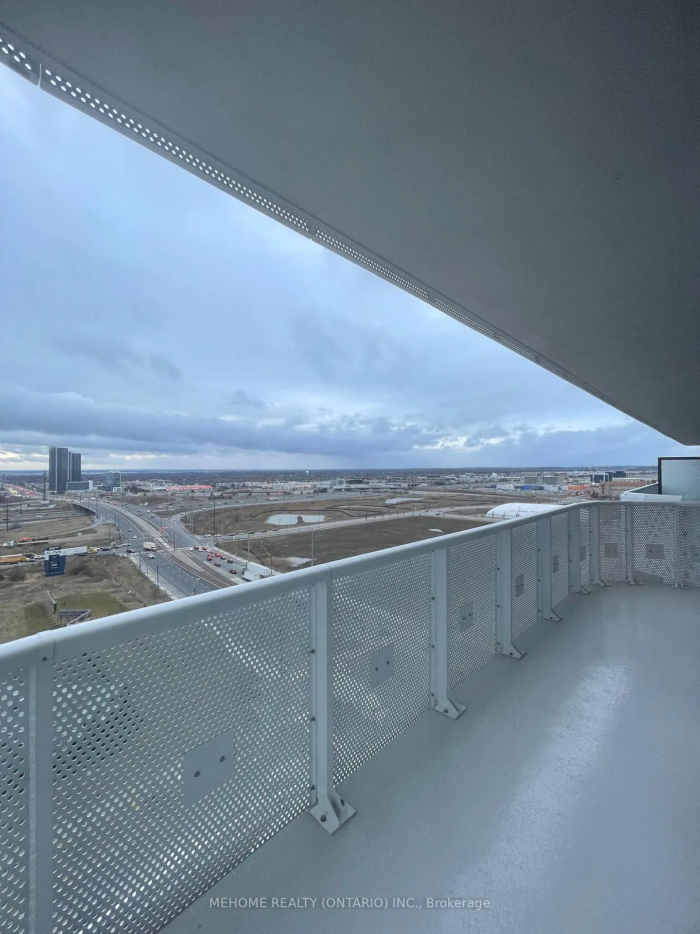 Photo 14 of Unit 1706, 225 Commerce Street, Vaughan, Vaughan Corporate Centre — HOMEH