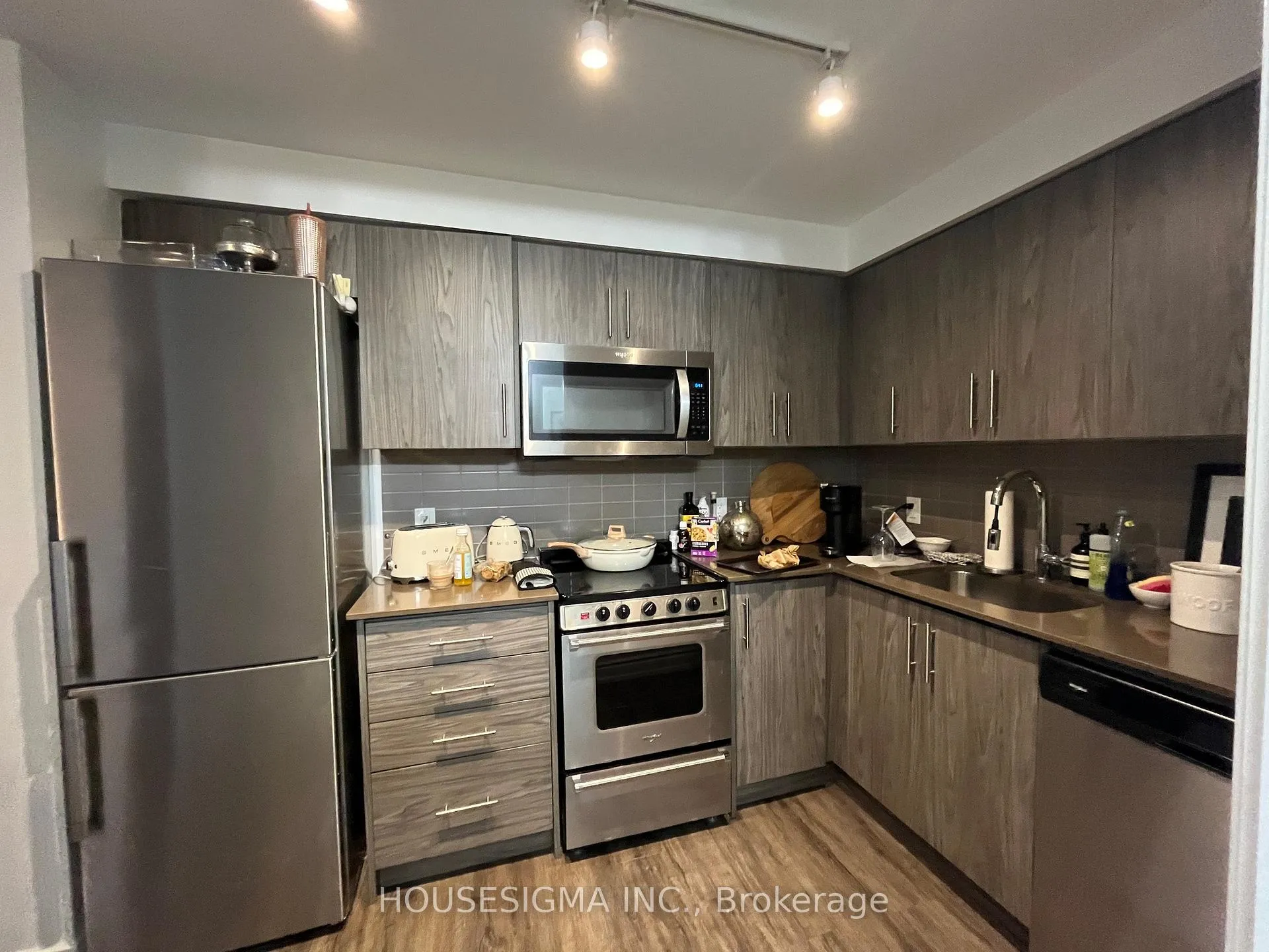 Photo 1 of Unit 206, 1700 Avenue Road, Toronto, Bedford Park-Nortown — HOMEH