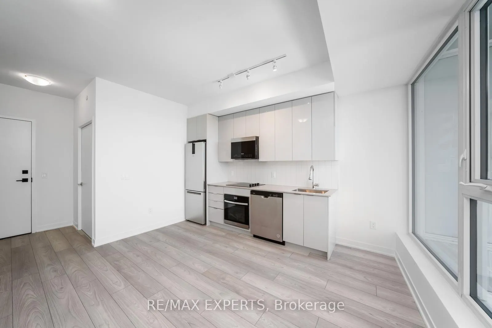 Photo 8 of Unit 1029, 498 Caldari Road, Vaughan, Concord — HOMEH