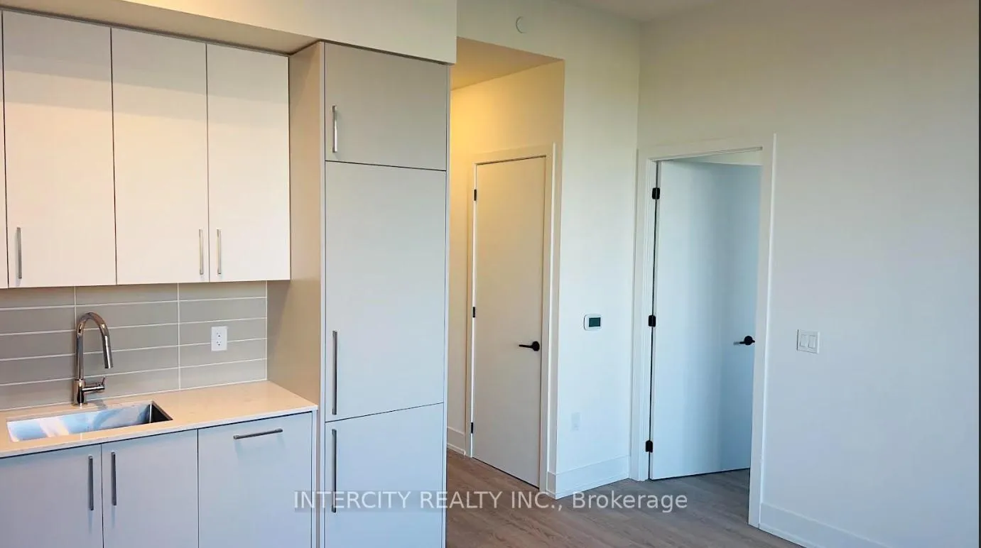 Photo 14 of Unit 512, 2075 King Road, King, King City — HOMEH