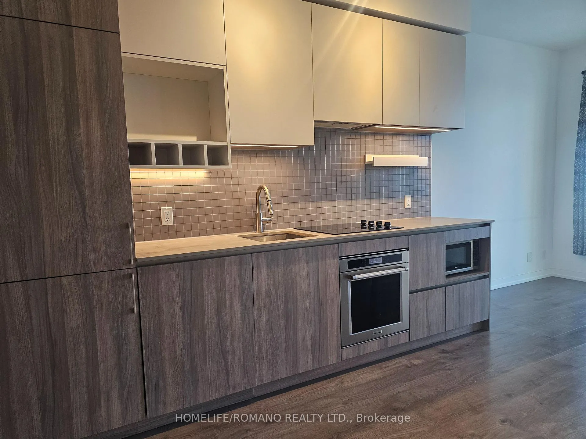 Front of Unit 4907, 950 Portage Parkway