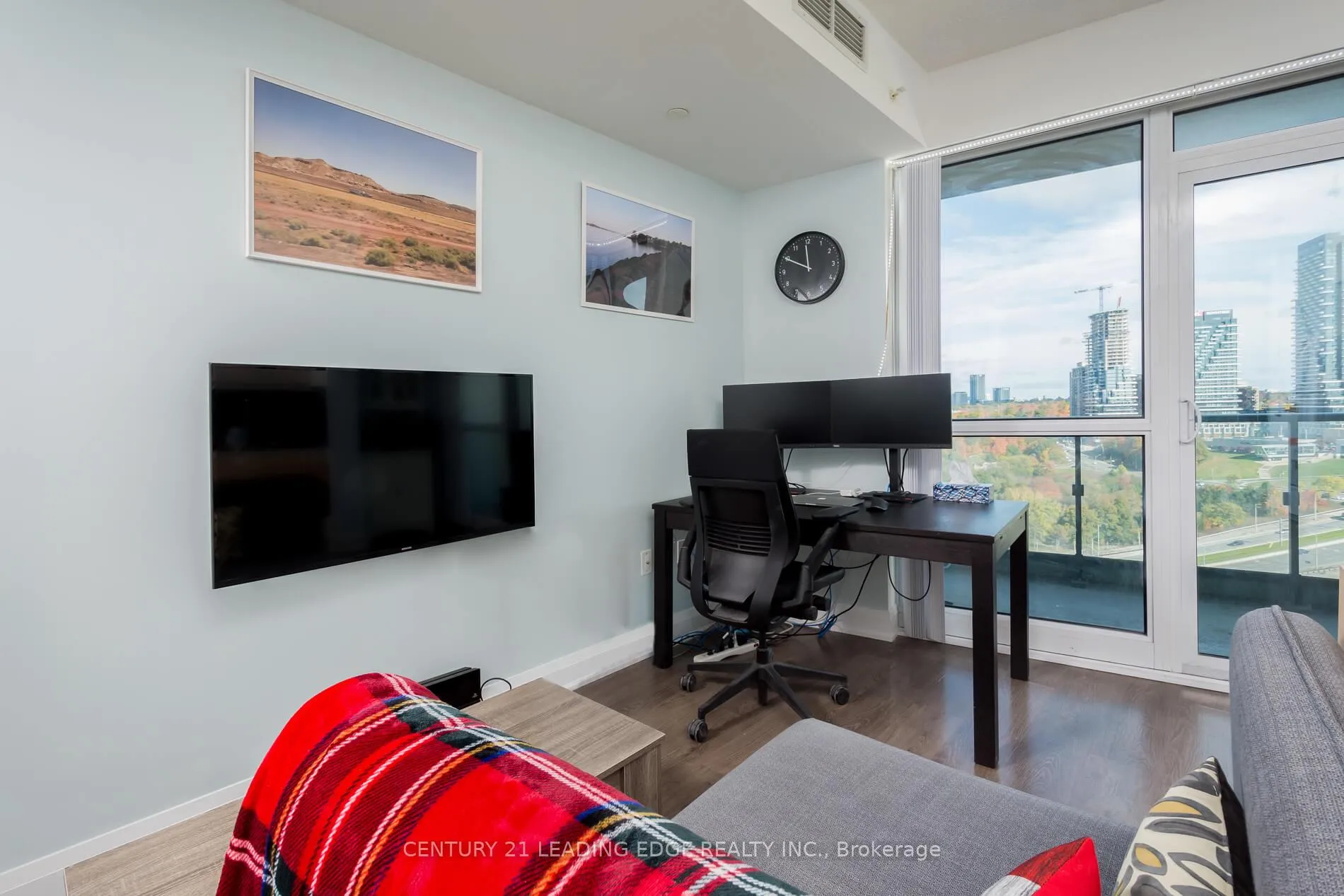 Photo 3 of Unit 917, 160 Vanderhoof Avenue, Toronto, Thorncliffe Park — HOMEH