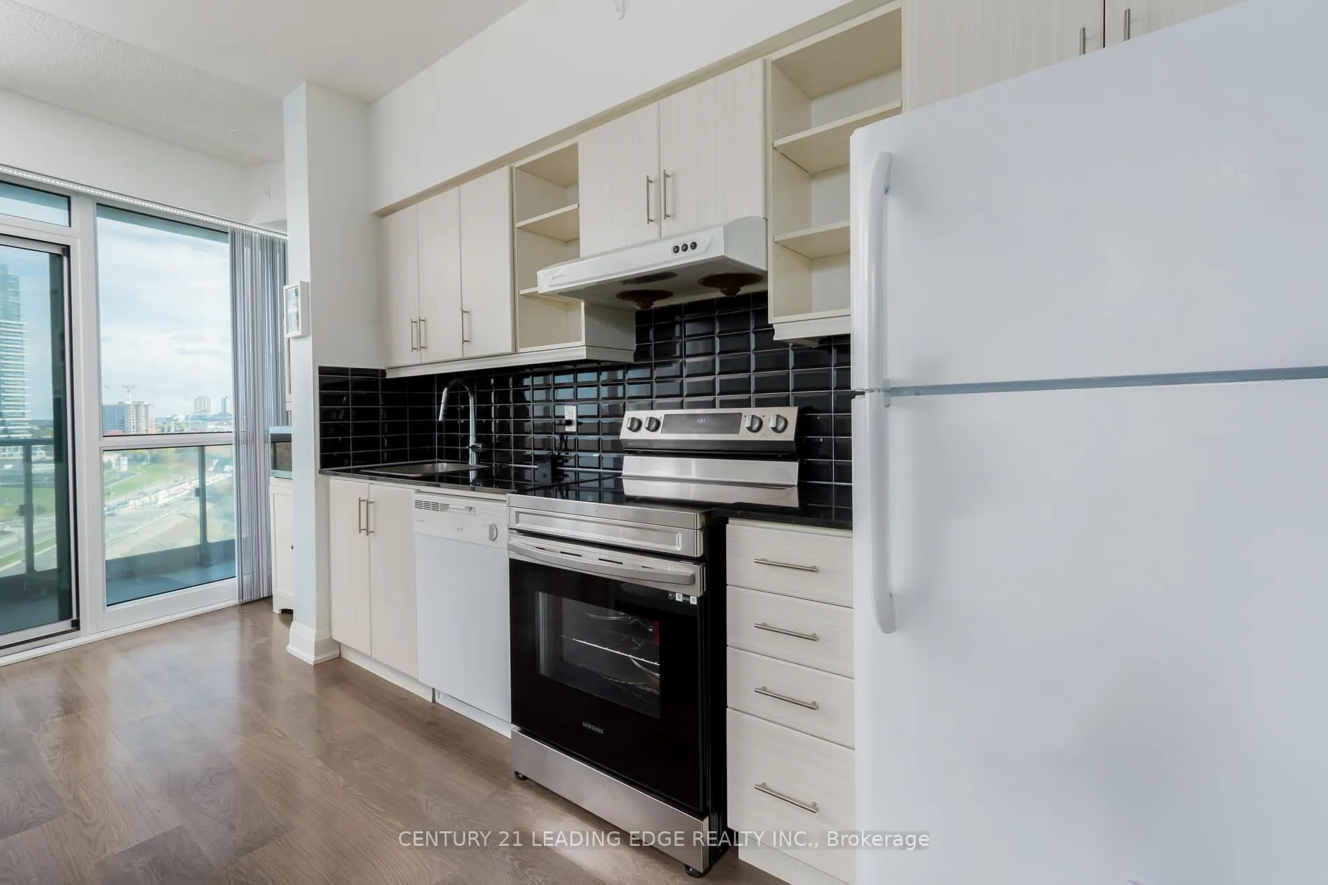 Photo 8 of Unit 917, 160 Vanderhoof Avenue, Toronto, Thorncliffe Park — HOMEH