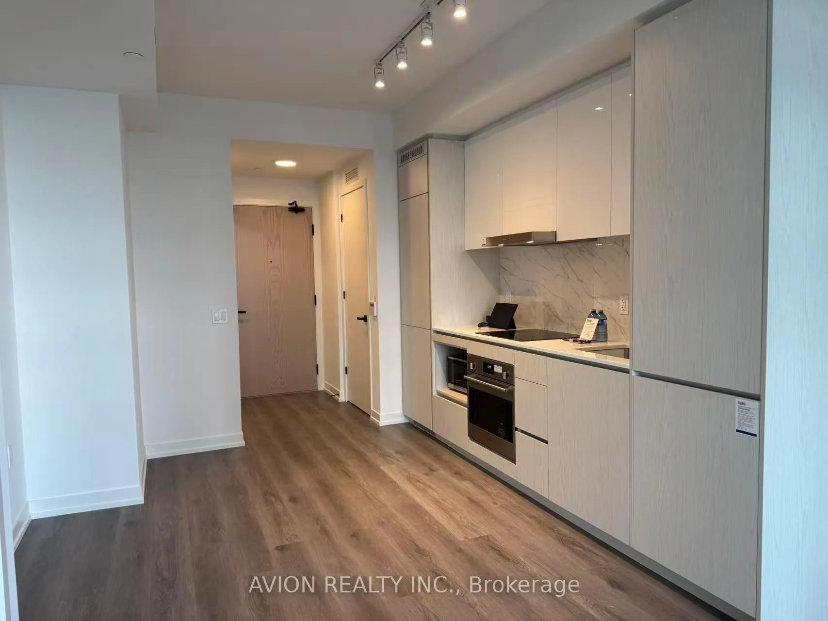 Photo 1 of Unit 4202, 28 Interchange Way, Vaughan, Vaughan Corporate Centre — HOMEH