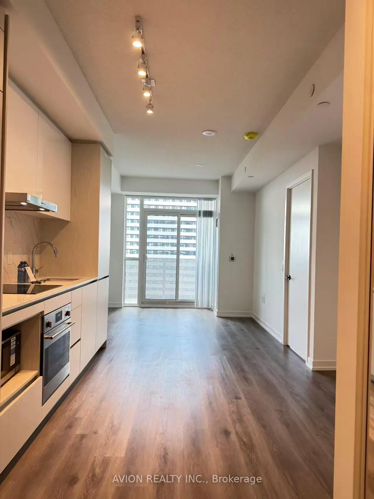Photo 2 of Unit 4202, 28 Interchange Way, Vaughan, Vaughan Corporate Centre — HOMEH