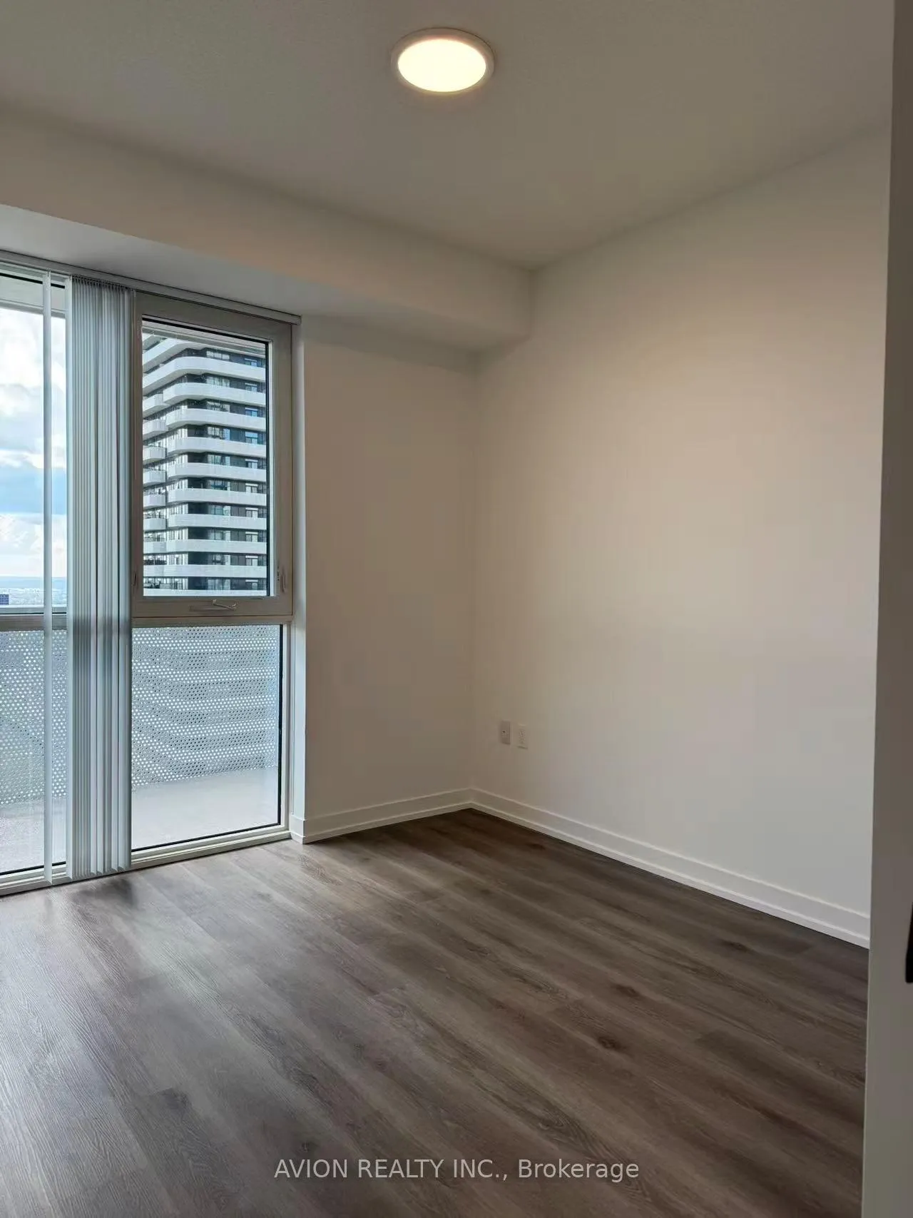 Photo 7 of Unit 4202, 28 Interchange Way, Vaughan, Vaughan Corporate Centre — HOMEH