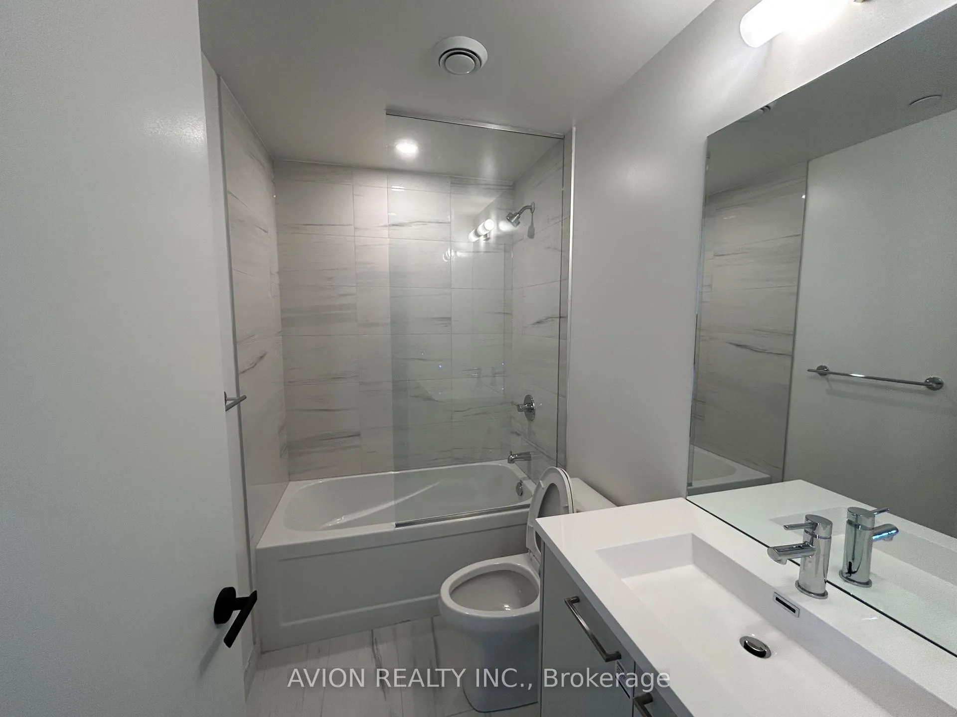 Photo 10 of Unit 4202, 28 Interchange Way, Vaughan, Vaughan Corporate Centre — HOMEH